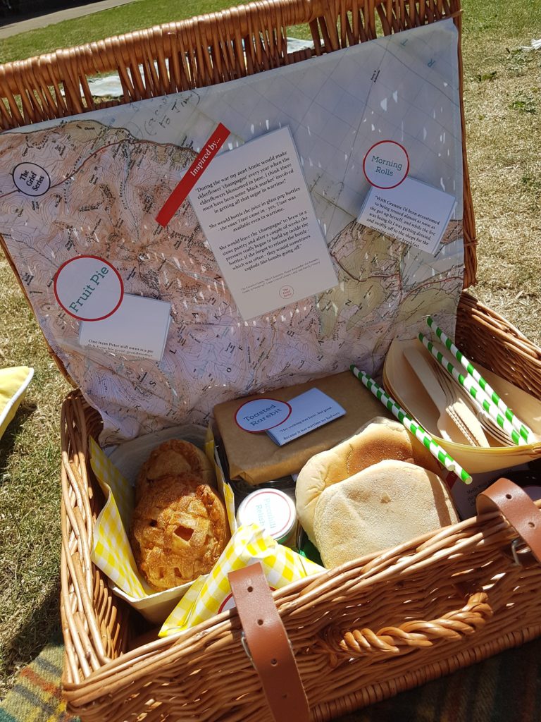 Image of picnic hamper